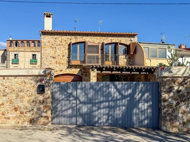 Chalet de 3 habitaciones en Calonge i Sant Antoni en venta con garaje - 760.000 € (Ref: 9673914)