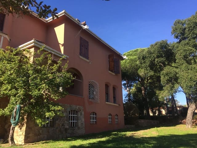 Chalet de 8 habitaciones en Sant Feliu de Guíxols en venta con garaje - 1.150.000 € (Ref: 9673915)