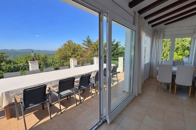 Chalet de 7 habitaciones en Santa Cristina d'Aro en venta - 1.375.000 € (Ref: 9698067)