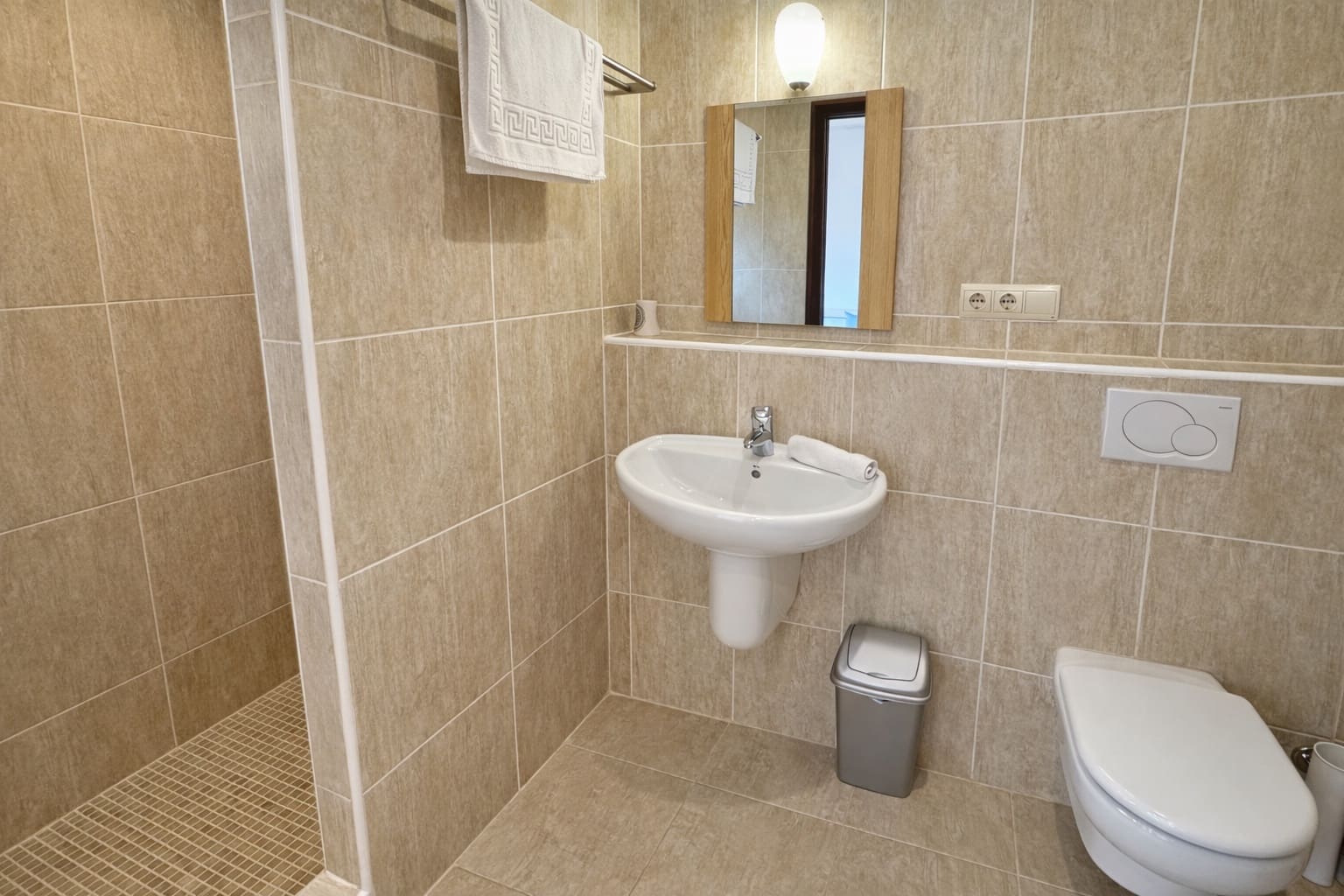 7 bedroom Villa for sale in Santa Cristina d'Aro - € 1,375,000 (Ref: 9698067)