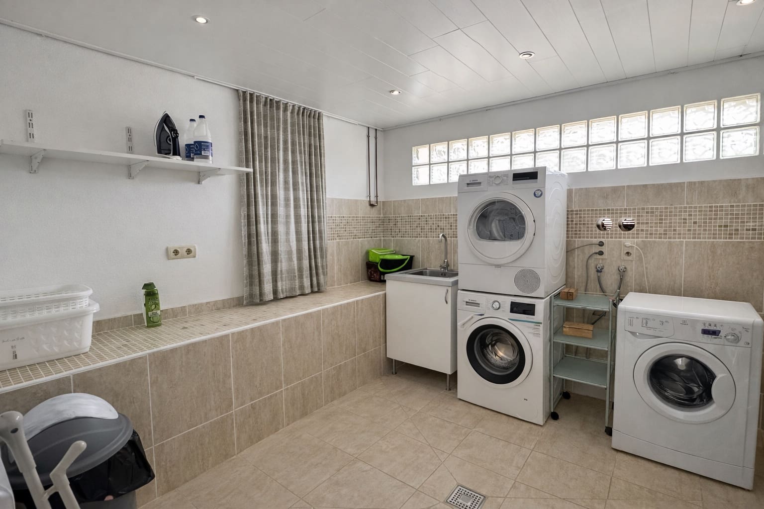 7 bedroom Villa for sale in Santa Cristina d'Aro - € 1,375,000 (Ref: 9698067)