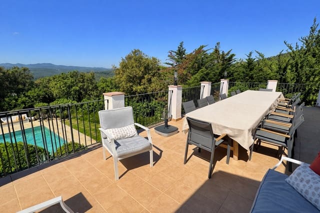 Chalet de 7 habitaciones en Santa Cristina d'Aro en venta - 1.375.000 € (Ref: 9698067)