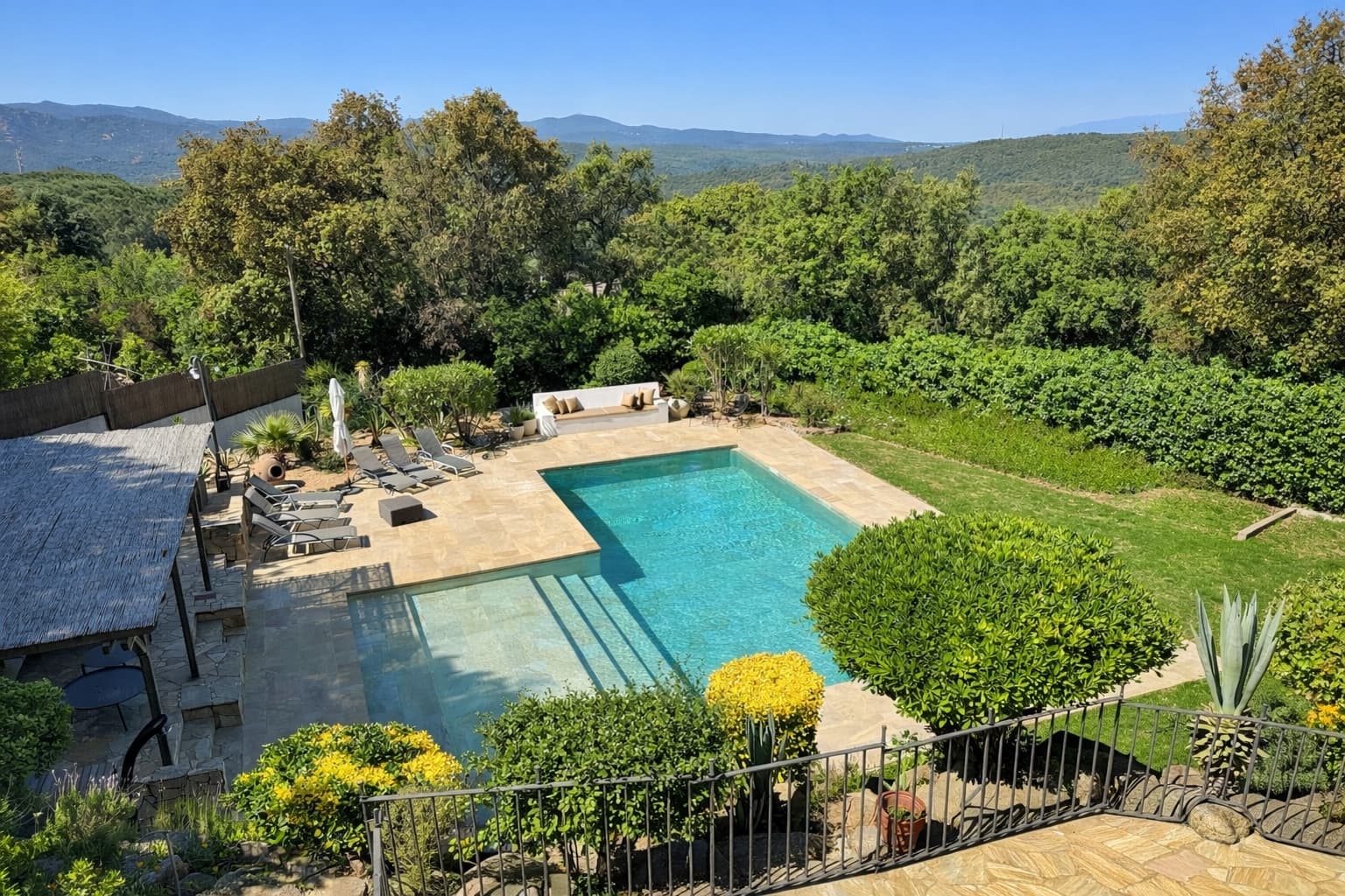 7 bedroom Villa for sale in Santa Cristina d'Aro - € 1,375,000 (Ref: 9698067)