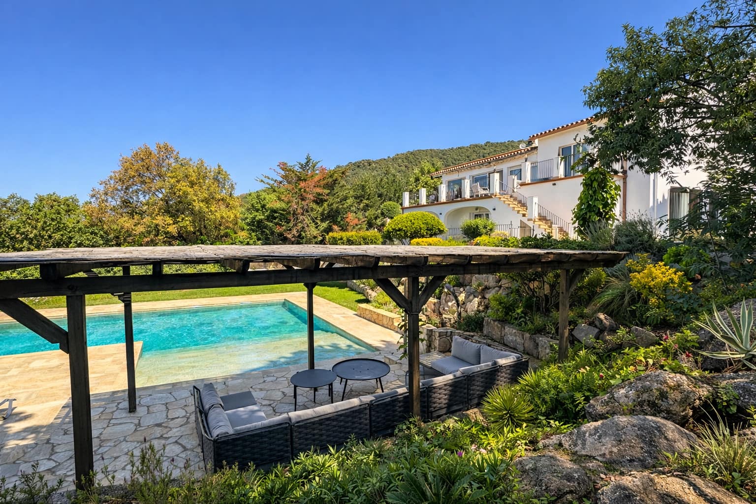 7 bedroom Villa for sale in Santa Cristina d'Aro - € 1,375,000 (Ref: 9698067)