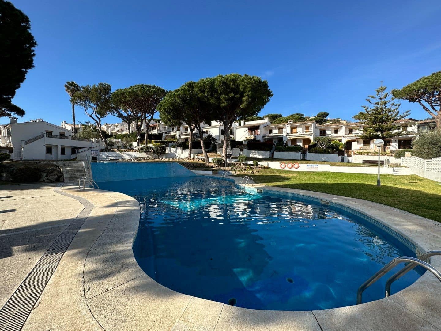 2 soverom Rekkehus til salgs i Sant Antoni de Calonge med svømmebasseng - € 319 000 (Ref: 9701379)