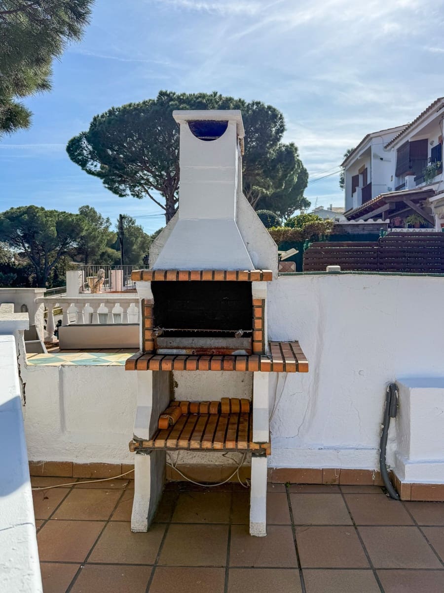 2 soverom Rekkehus til salgs i Sant Antoni de Calonge med svømmebasseng - € 319 000 (Ref: 9701379)