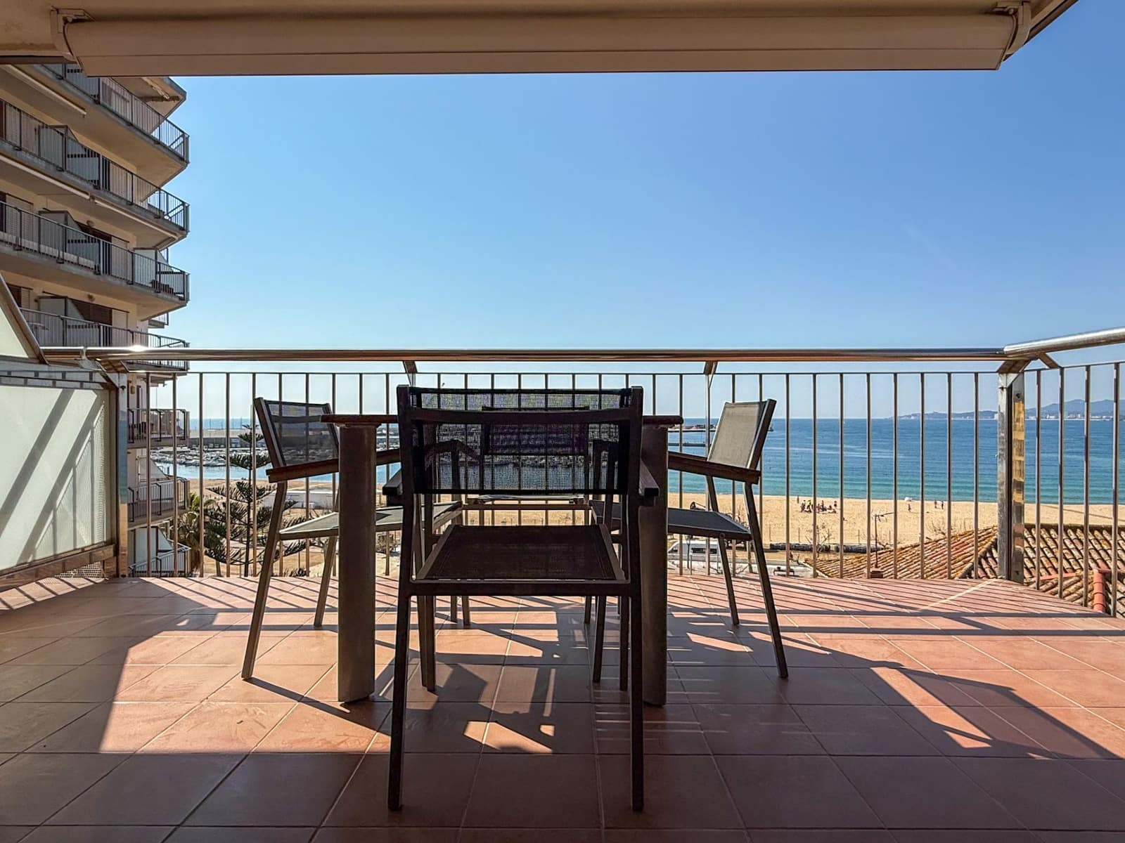 3 bedroom Apartment for sale in Palamos - € 590,000 (Ref: 9726427)
