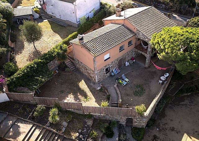 4 bedroom Villa for sale in Sant Antoni de Calonge, Calonge i Sant Antoni - € 550,000 (Ref: 9864981)