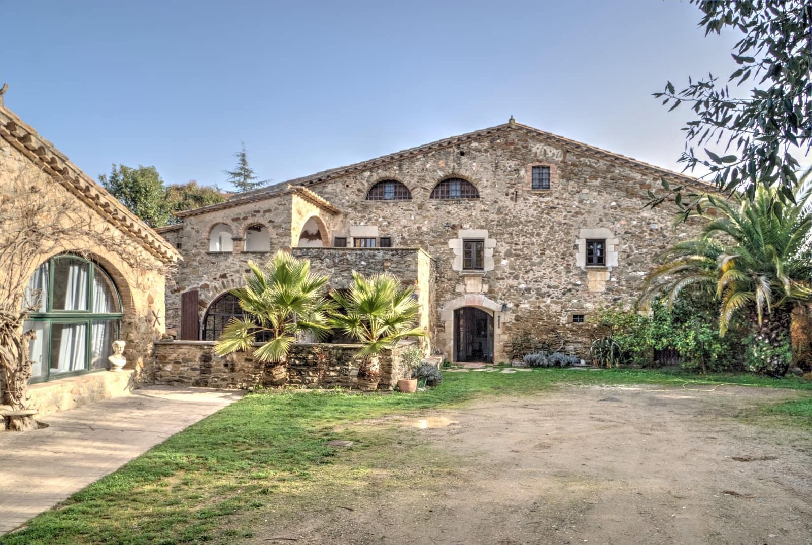 10 Zimmer Finca/Landgut zu verkaufen in Sant Marti Vell mit Pool Garage - 2.000.000 € (Ref: 9937790)
