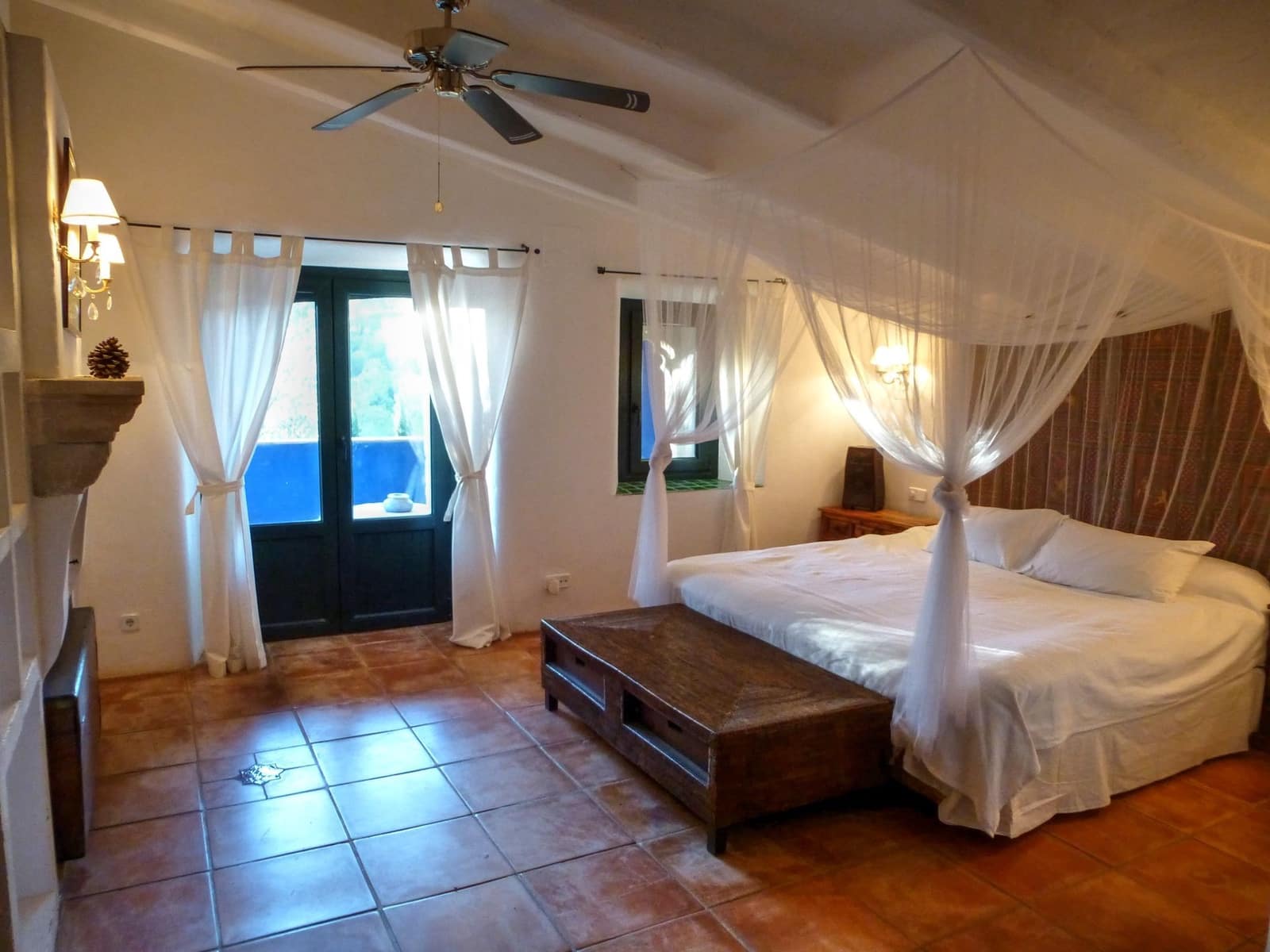 10 Zimmer Finca/Landgut zu verkaufen in Sant Marti Vell mit Pool Garage - 2.000.000 € (Ref: 9937790)