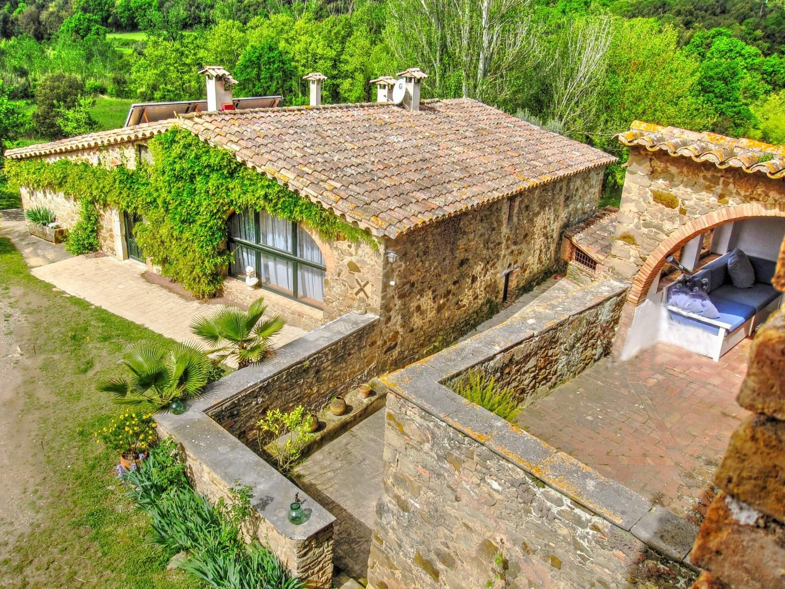 10 Zimmer Finca/Landgut zu verkaufen in Sant Marti Vell mit Pool Garage - 2.000.000 € (Ref: 9937790)