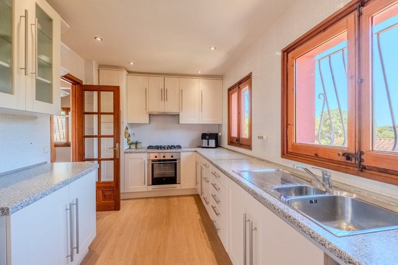 5 soveværelse Villa til salg i Calonge i Sant Antoni med swimmingpool garage - € 595.000 (Ref: 9963396)