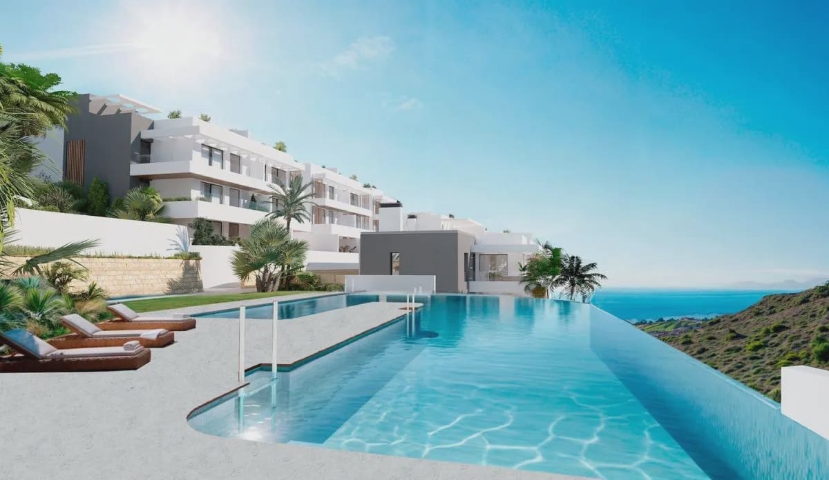 Apartamento de 2 habitaciones en Manilva en venta con piscina - 357.543 € (Ref: 10003868)