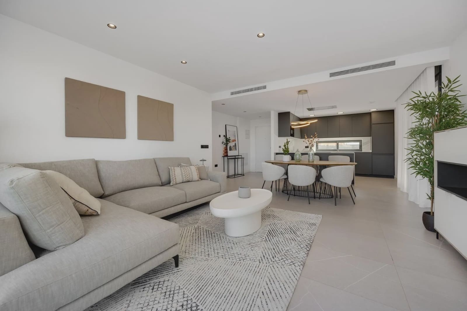 3 sypialnia Willa na sprzedaż w Torrevieja z basenem - 585 000 € (Ref: 10003873)