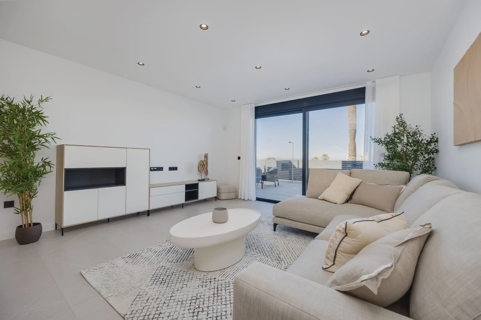3 sypialnia Willa na sprzedaż w Torrevieja z basenem - 585 000 € (Ref: 10003873)