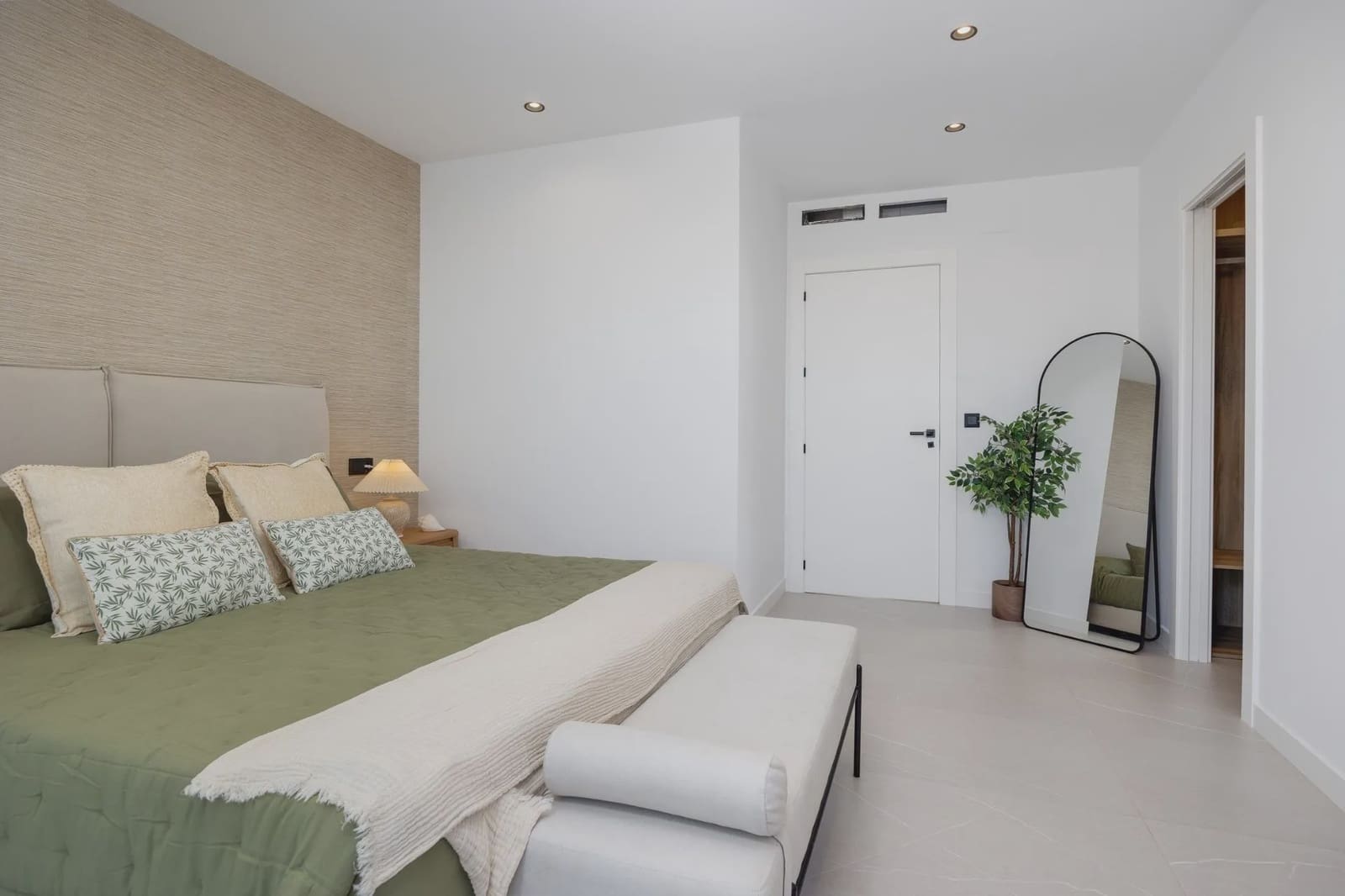 3 sypialnia Willa na sprzedaż w Torrevieja z basenem - 585 000 € (Ref: 10003873)