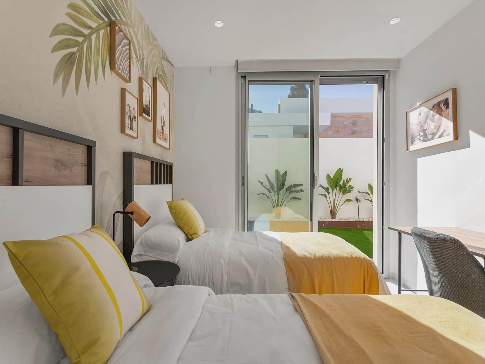 3 slaapkamer Villa te koop in Torrevieja met zwembad - € 700.000 (Ref: 10003880)