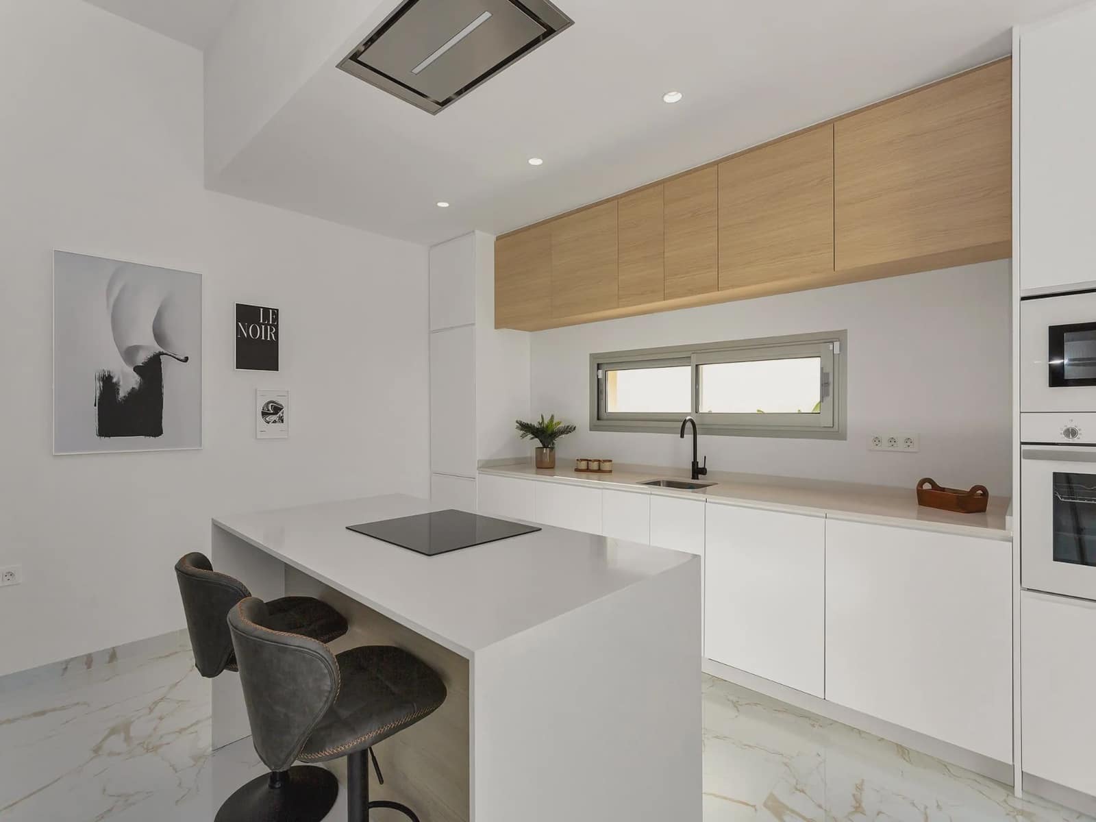 3 slaapkamer Villa te koop in Torrevieja met zwembad - € 700.000 (Ref: 10003880)