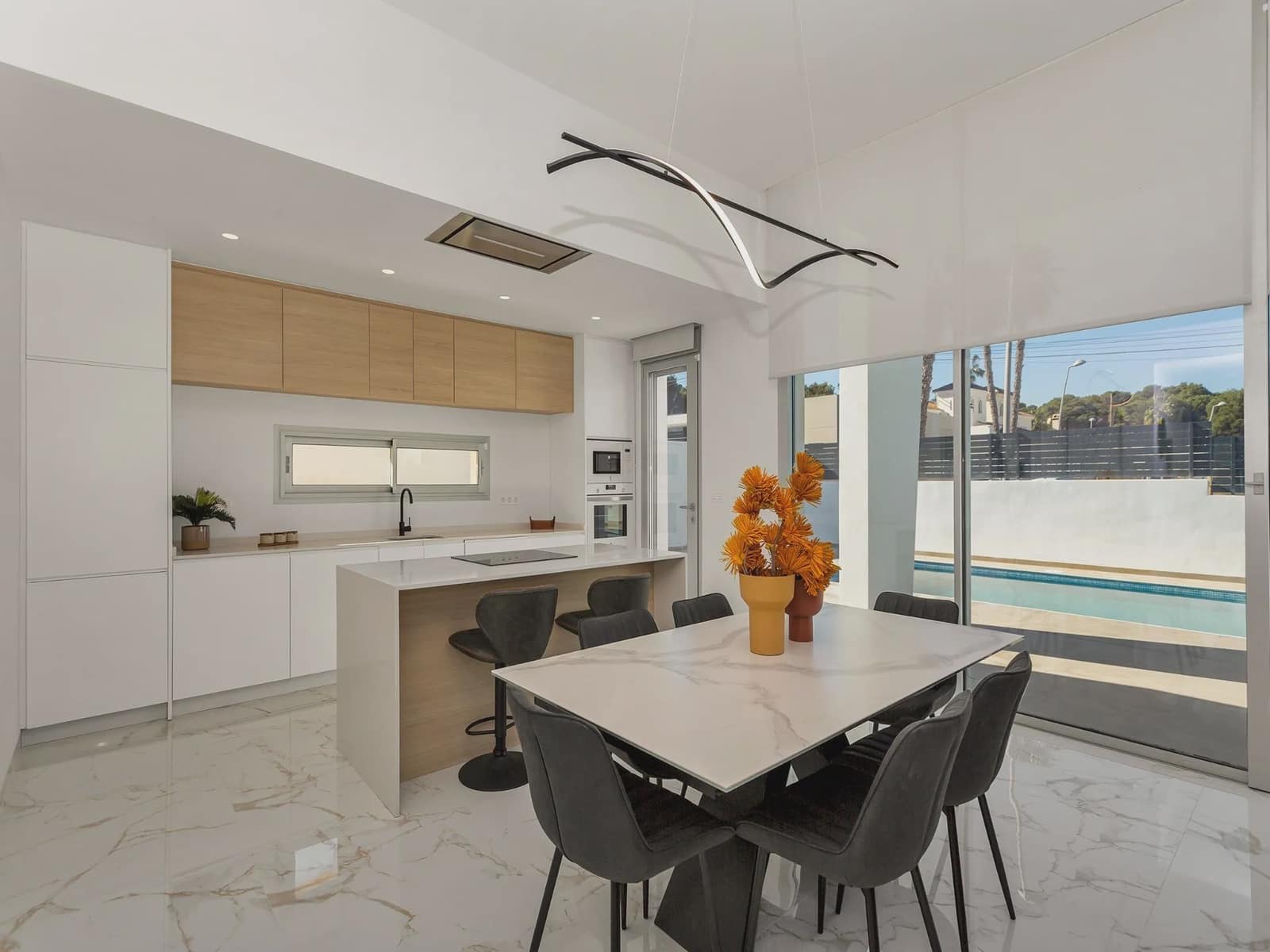 3 slaapkamer Villa te koop in Torrevieja met zwembad - € 700.000 (Ref: 10003880)