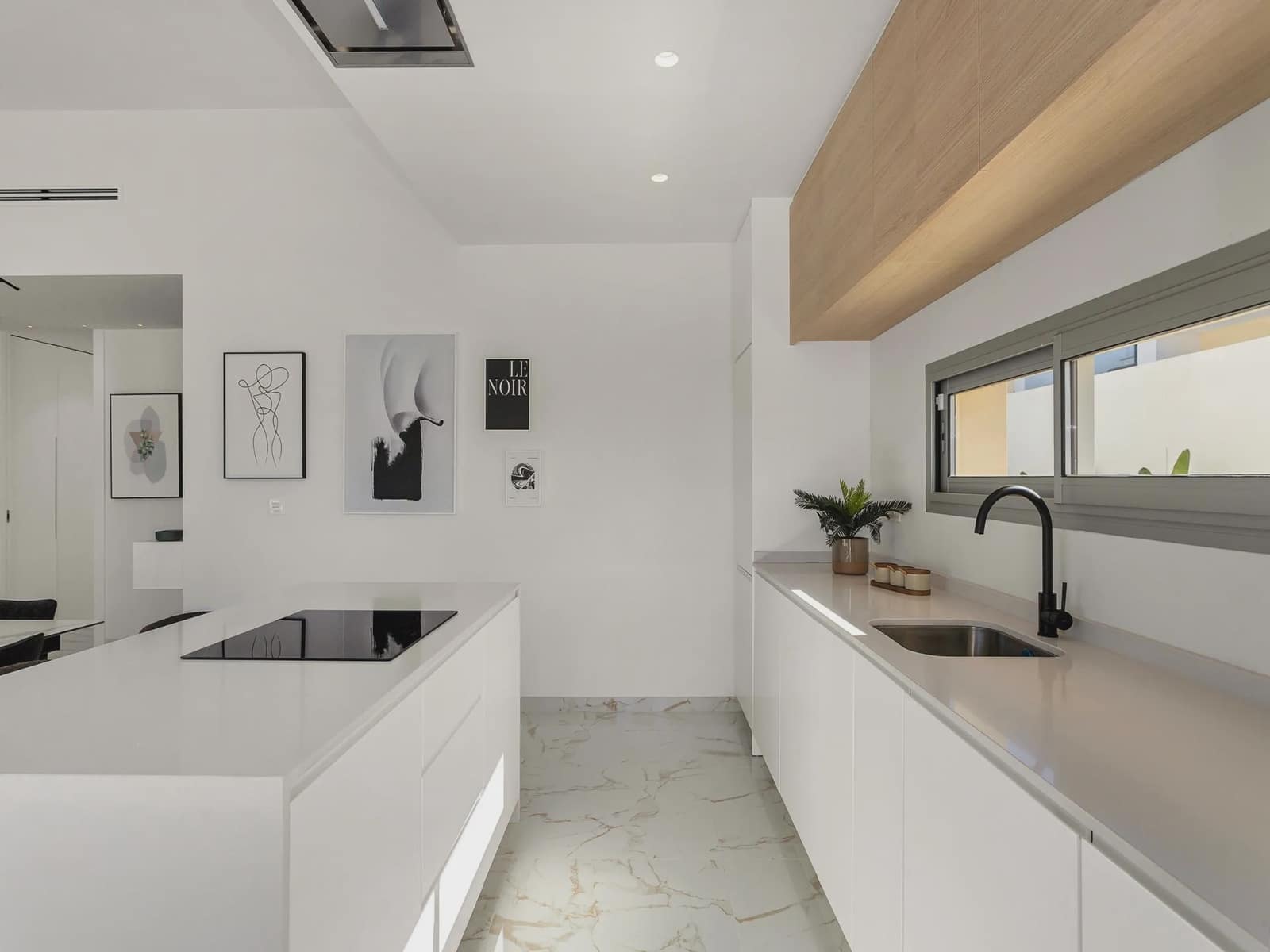 3 slaapkamer Villa te koop in Torrevieja met zwembad - € 700.000 (Ref: 10003880)