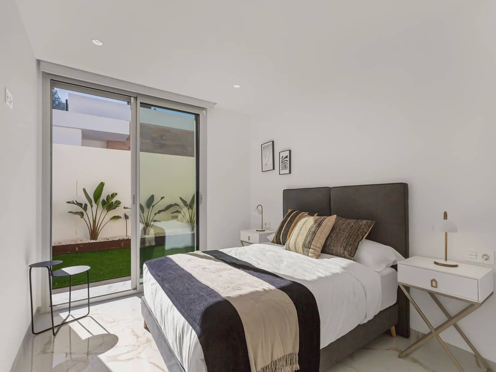 3 slaapkamer Villa te koop in Torrevieja met zwembad - € 700.000 (Ref: 10003880)