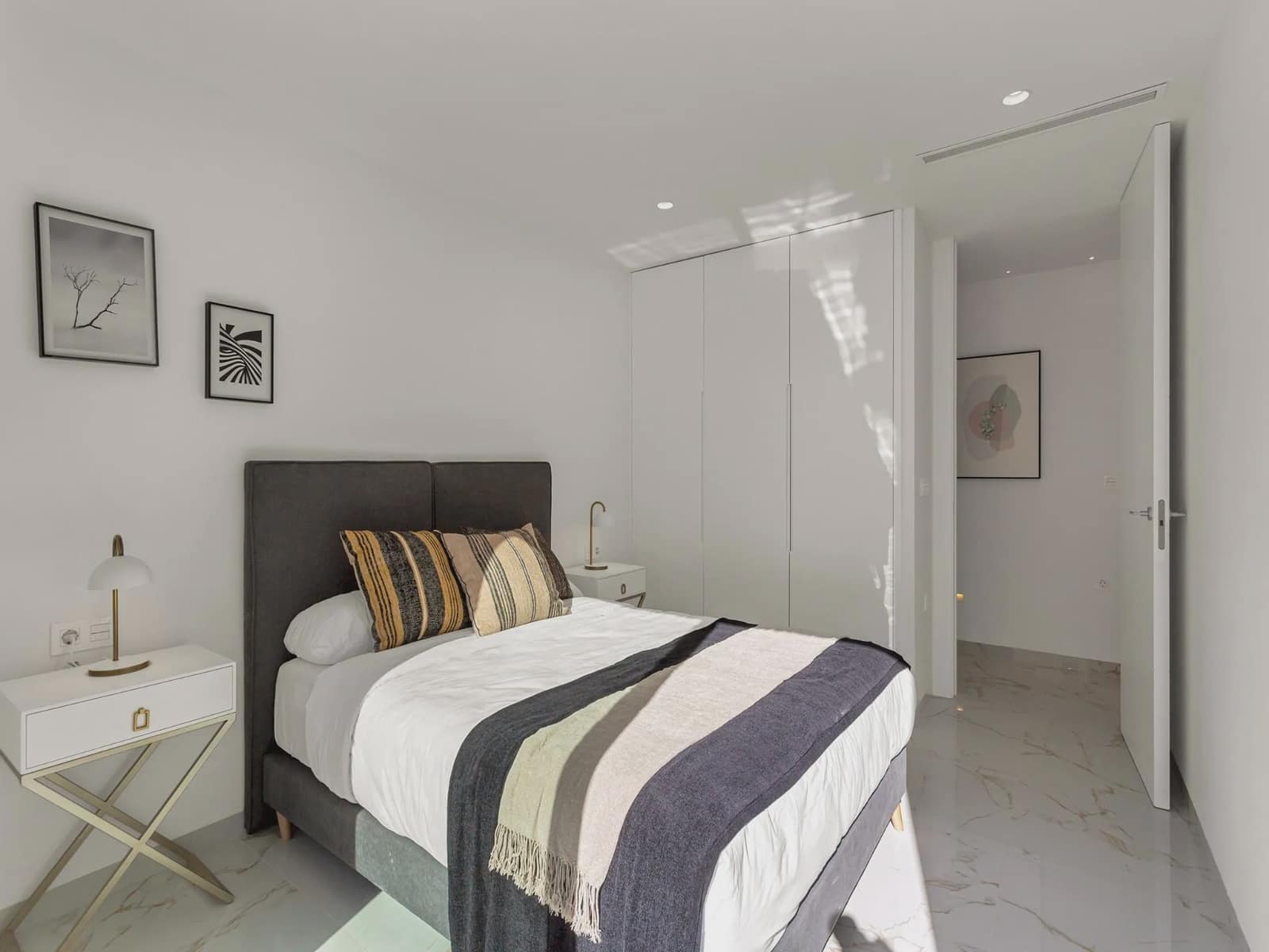 3 slaapkamer Villa te koop in Torrevieja met zwembad - € 700.000 (Ref: 10003880)