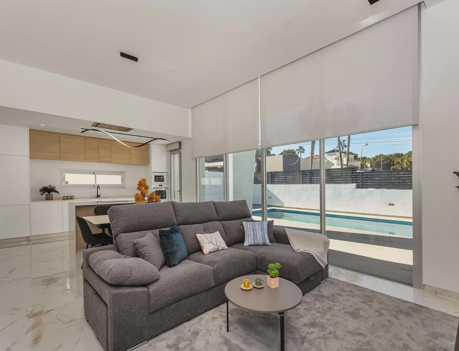 3 slaapkamer Villa te koop in Torrevieja met zwembad - € 700.000 (Ref: 10003880)
