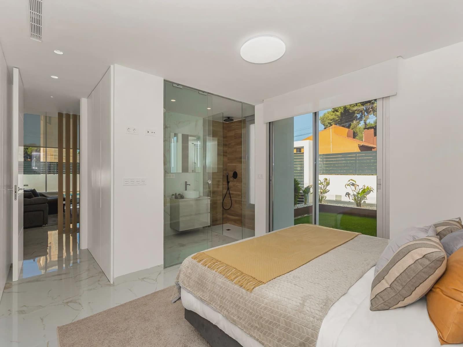 3 slaapkamer Villa te koop in Torrevieja met zwembad - € 700.000 (Ref: 10003880)