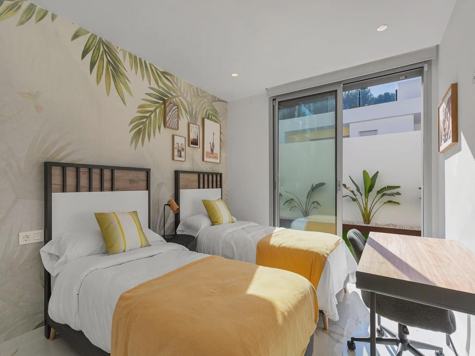 3 slaapkamer Villa te koop in Torrevieja met zwembad - € 700.000 (Ref: 10003880)