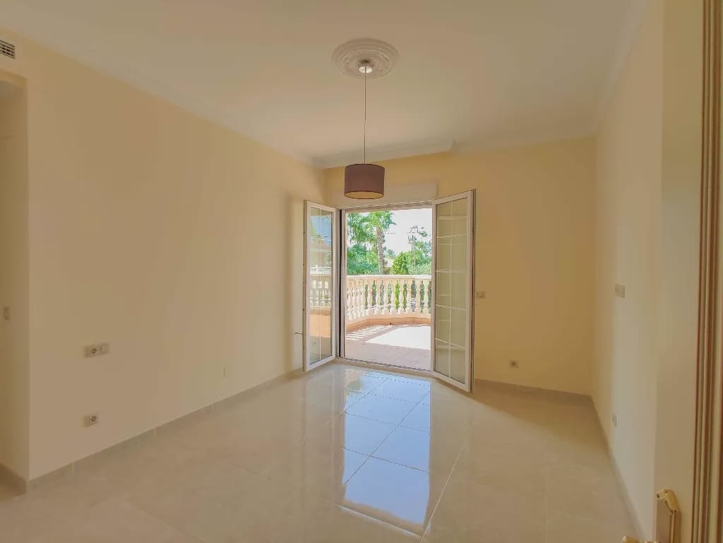 6 chambre Villa/Maison à vendre à Cabo Roig avec piscine - 1 900 000 € (Ref: 10003882)