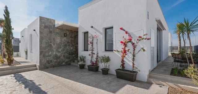 Chalet de 3 habitaciones en Mar de Cristal, Cartagena en venta con piscina - 549.000 € (Ref: 10003884)