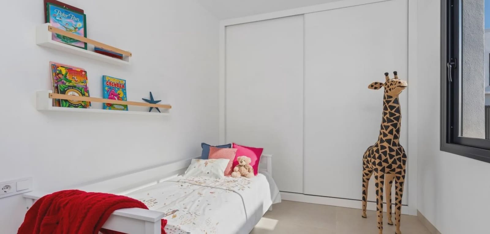 Chalet de 3 habitaciones en Mar de Cristal en venta con piscina - 549.000 € (Ref: 10003884)
