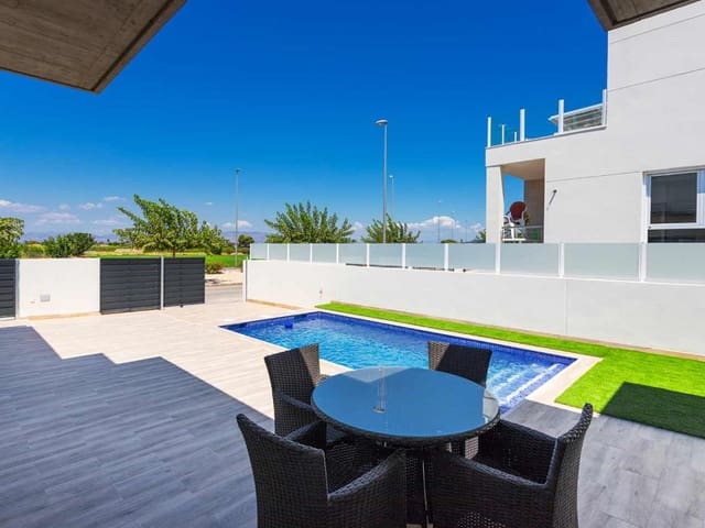 Chalet de 3 habitaciones en Daya Nueva en venta con piscina - 453.000 € (Ref: 10003890)