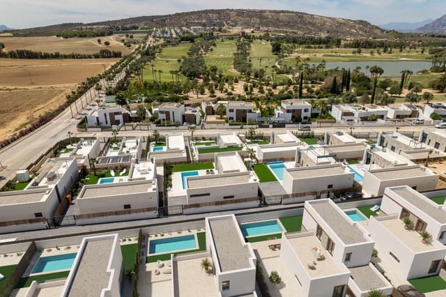 3 bedroom Villa for sale in Algorfa with pool - € 489,000 (Ref: 10003896)