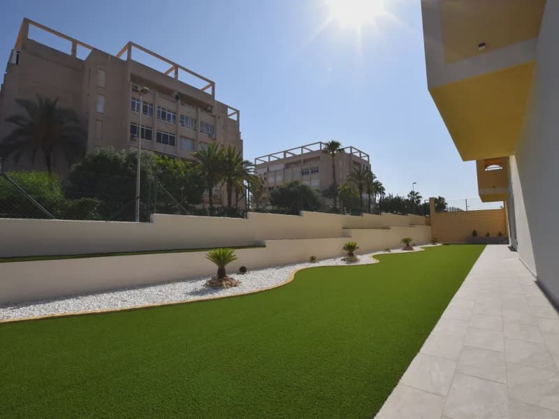 2 sypialnia Apartament na sprzedaż w Torrevieja z basenem garażem - 330 000 € (Ref: 10013913)