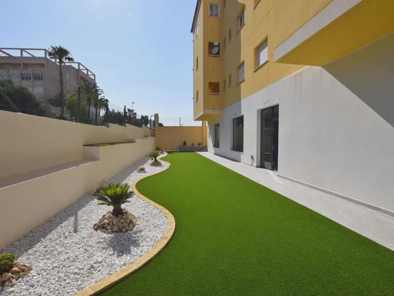 2 sypialnia Apartament na sprzedaż w Torrevieja z basenem garażem - 330 000 € (Ref: 10013913)