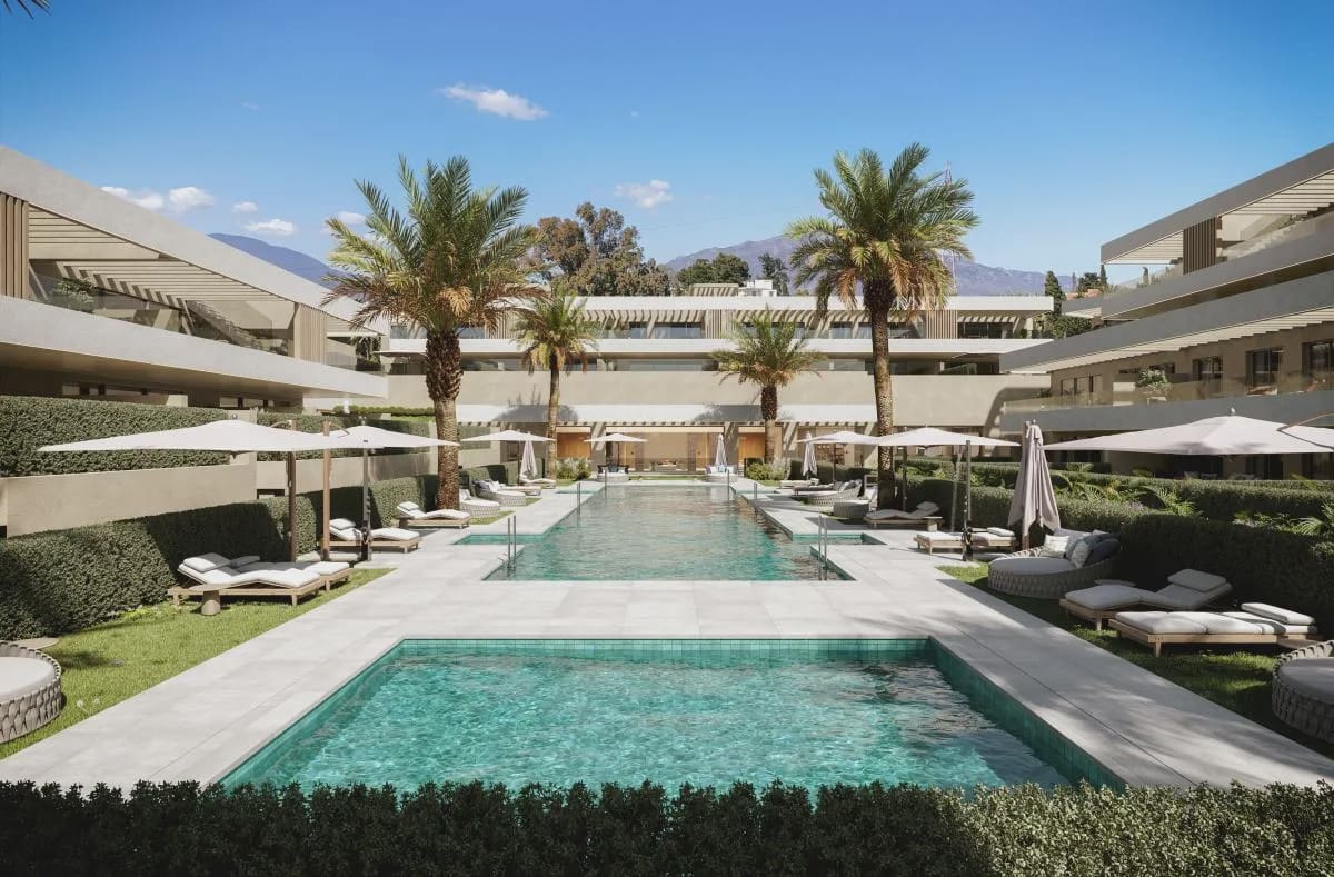 1 bedroom Apartment for sale in Estepona with pool - € 425,000 (Ref: 10017774)