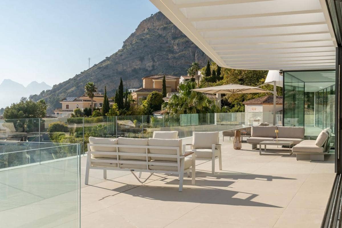 5 bedroom Villa for sale in Altea with pool garage - € 6,490,000 (Ref: 10024334)