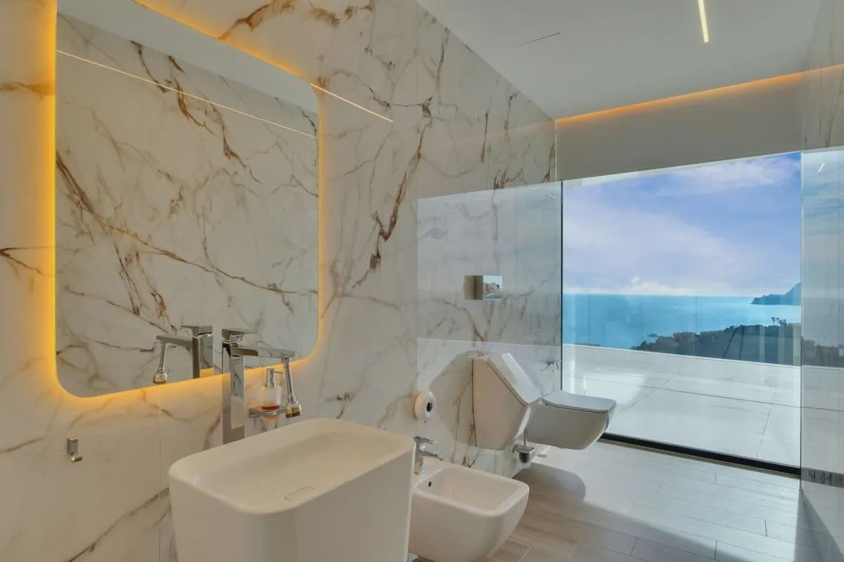 5 bedroom Villa for sale in Altea with pool garage - € 6,490,000 (Ref: 10024334)