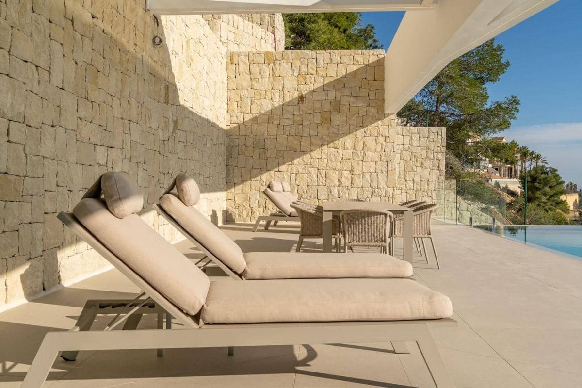 5 bedroom Villa for sale in Altea with pool garage - € 6,490,000 (Ref: 10024334)