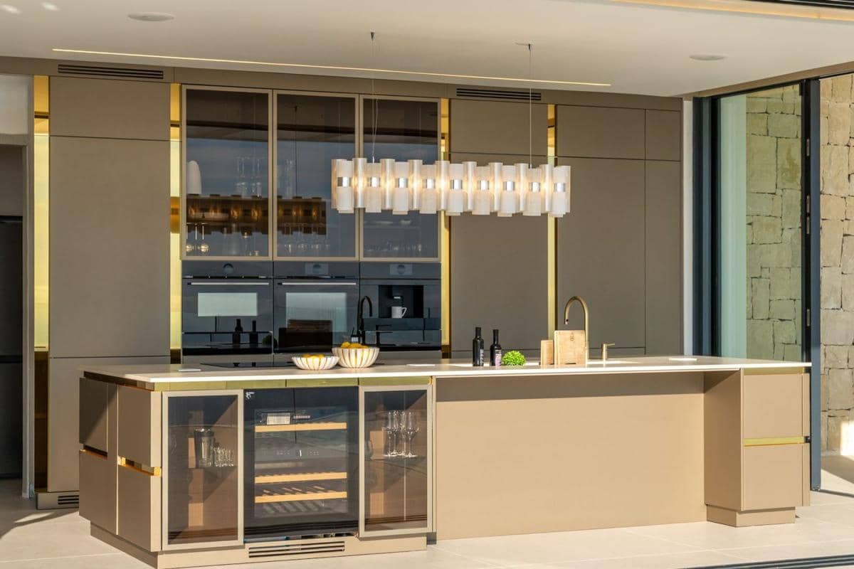 5 bedroom Villa for sale in Altea with pool garage - € 6,490,000 (Ref: 10024334)