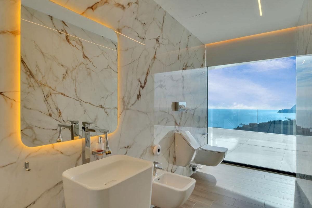 5 bedroom Villa for sale in Altea with pool garage - € 6,490,000 (Ref: 10024334)