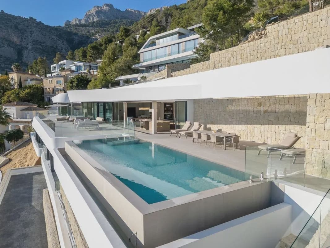 5 bedroom Villa for sale in Altea with pool garage - € 6,490,000 (Ref: 10024334)