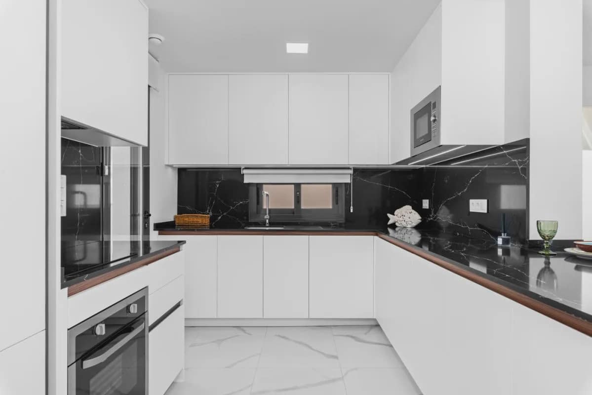 Bungalow de 2 habitaciones en San Miguel de Salinas en venta con piscina - 399.000 € (Ref: 10024336)