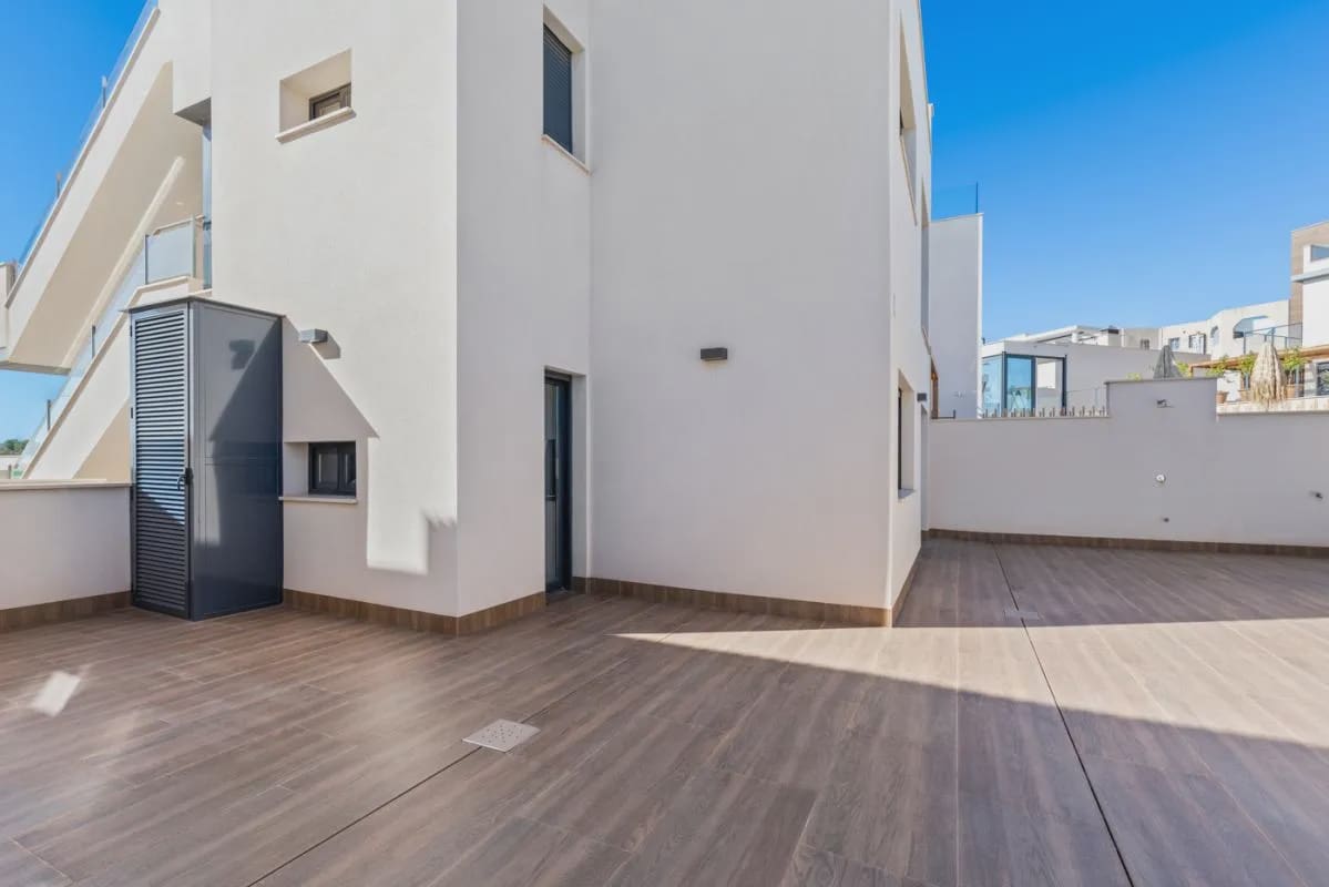 Bungalow de 2 habitaciones en San Miguel de Salinas en venta con piscina - 399.000 € (Ref: 10024336)