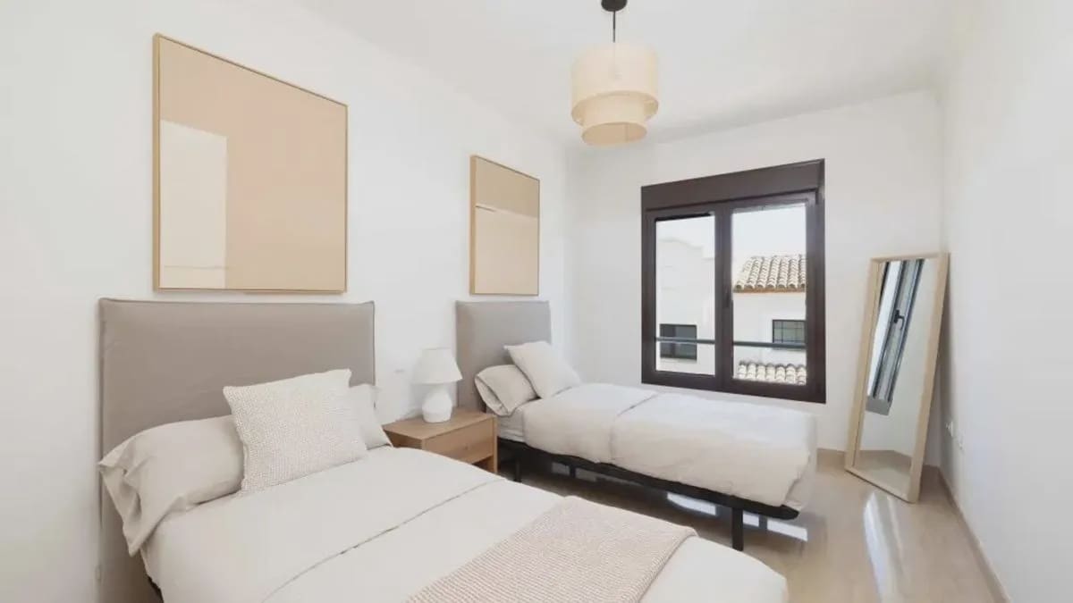 3 sypialnia Dom na sprzedaż w Estepona z basenem - 470 250 € (Ref: 10030760)