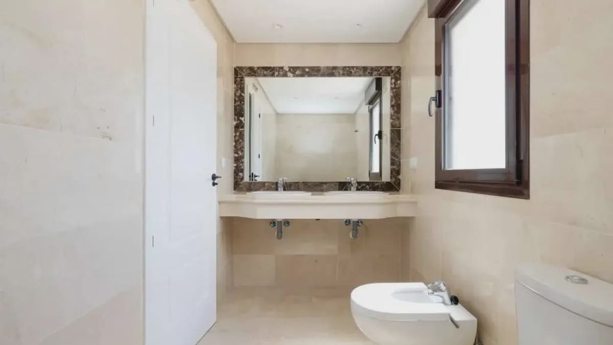 3 sypialnia Dom na sprzedaż w Estepona z basenem - 470 250 € (Ref: 10030760)