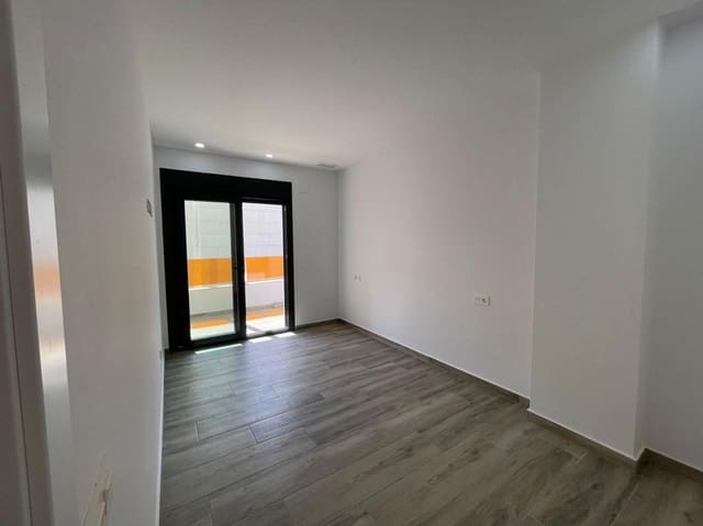 3 quarto Apartamento para venda em Las Piscinas Naturales, Torrevieja com piscina - 299 900 € (Ref: 10062502)