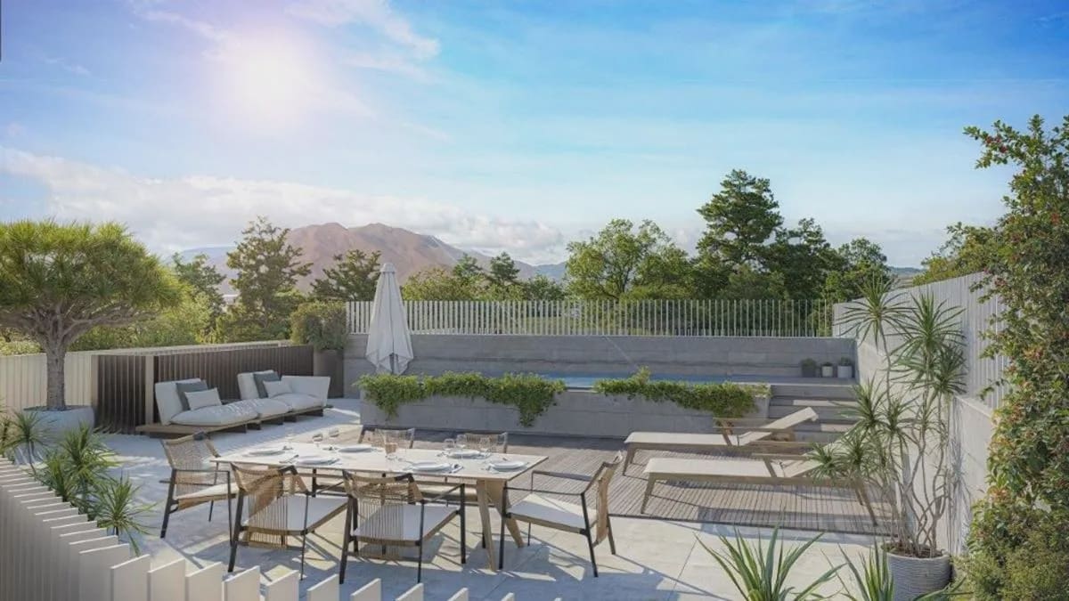 2 soveværelse Lejlighed til salg i Estepona med swimmingpool garage - € 415.000 (Ref: 10089879)