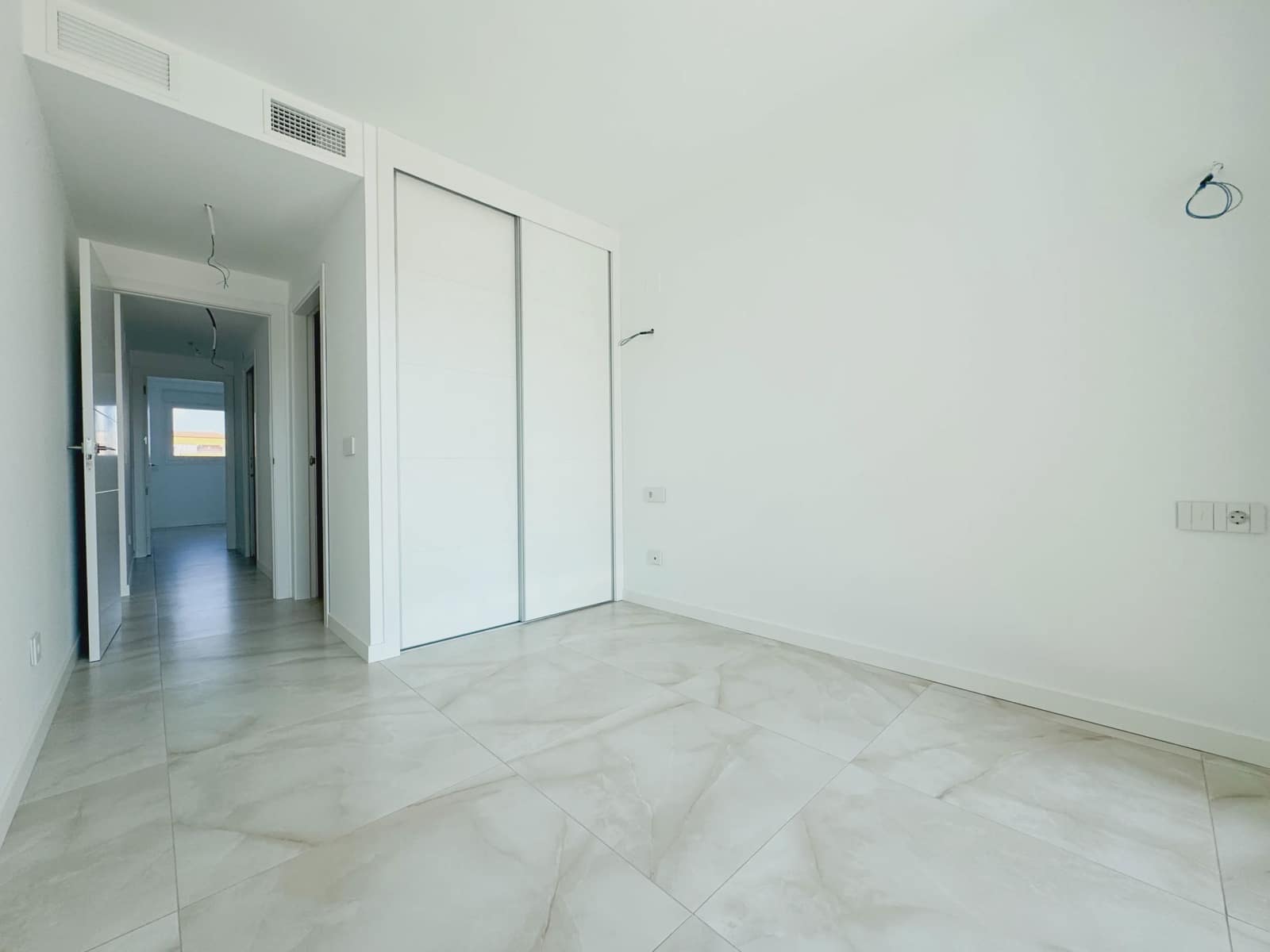 2 slaapkamer Appartement te koop in Torrevieja met zwembad garage - € 379.000 (Ref: 10098705)